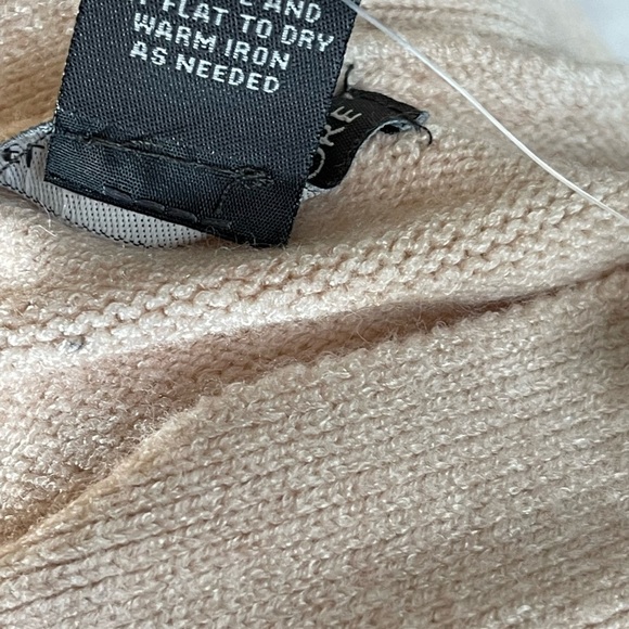 Chelsea & Theodore Button-Side Lightweight Sweater NWT Women’s Large Beige - Picture 5 of 8